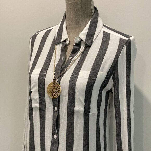 Bp White and Black Striped Button Down Long Sleeve Collared Shirt - Picture 3 of 13